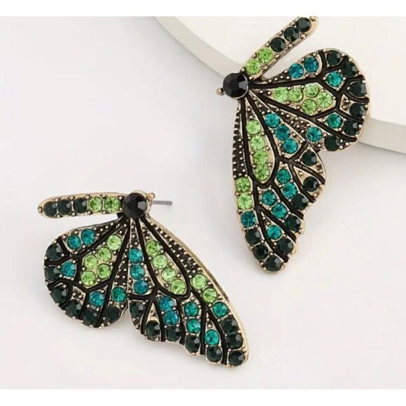 🎊 🎉HP 🎉🎊 Betsey Johnson Sparkling crystal butterfly earrings HOST PICK 🎊🎉 - Picture 2 of 4